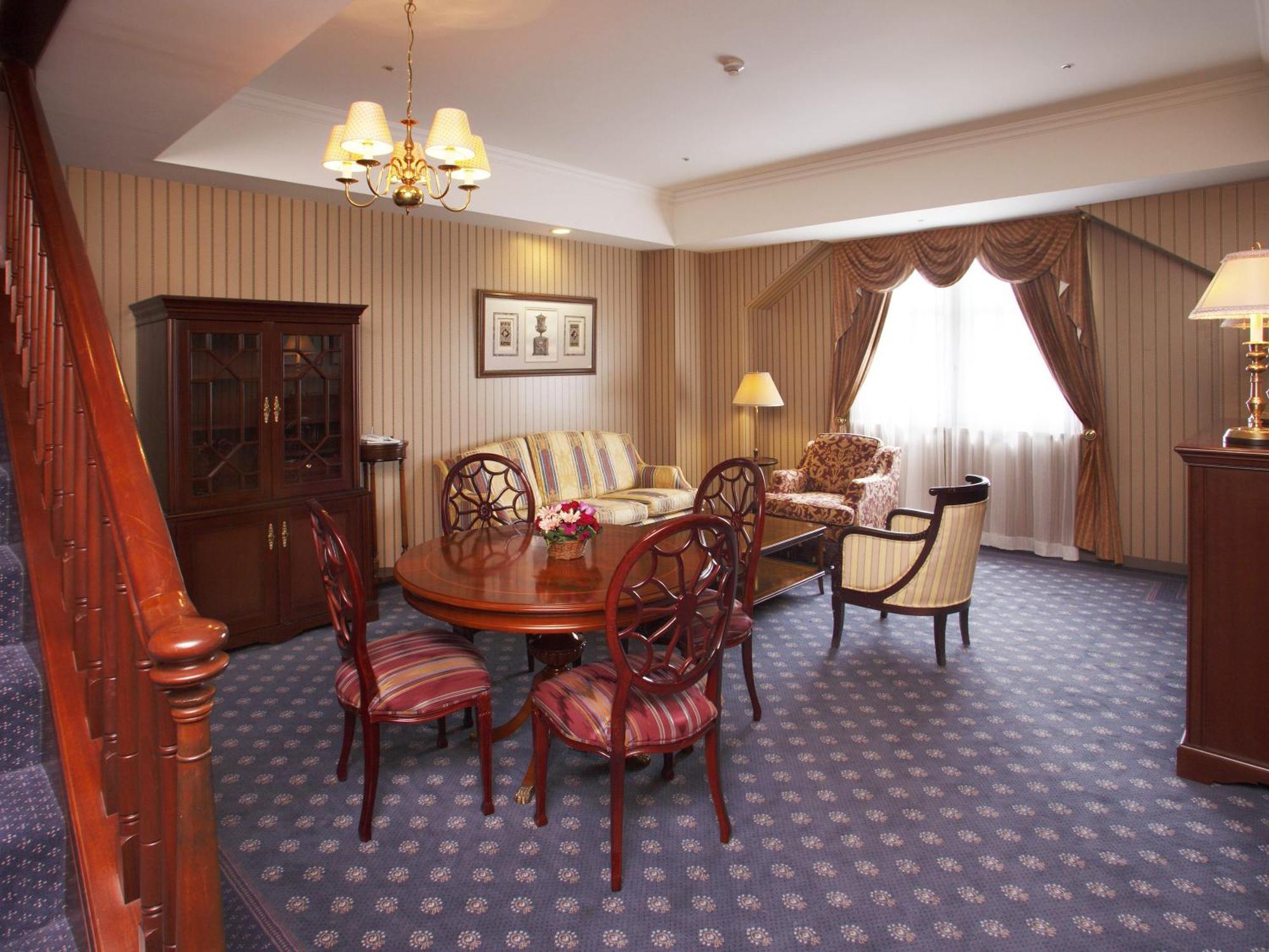 Hotel Den Haag Huis Ten Bosch Сасебо Экстерьер фото A suite at the hotel