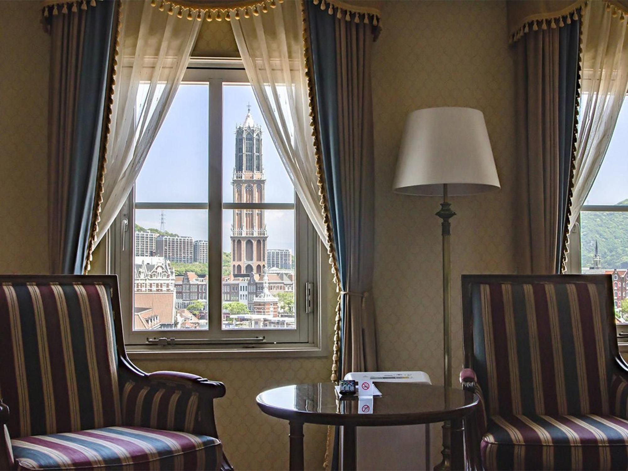 Hotel Den Haag Huis Ten Bosch Сасебо Экстерьер фото A room at the hotel